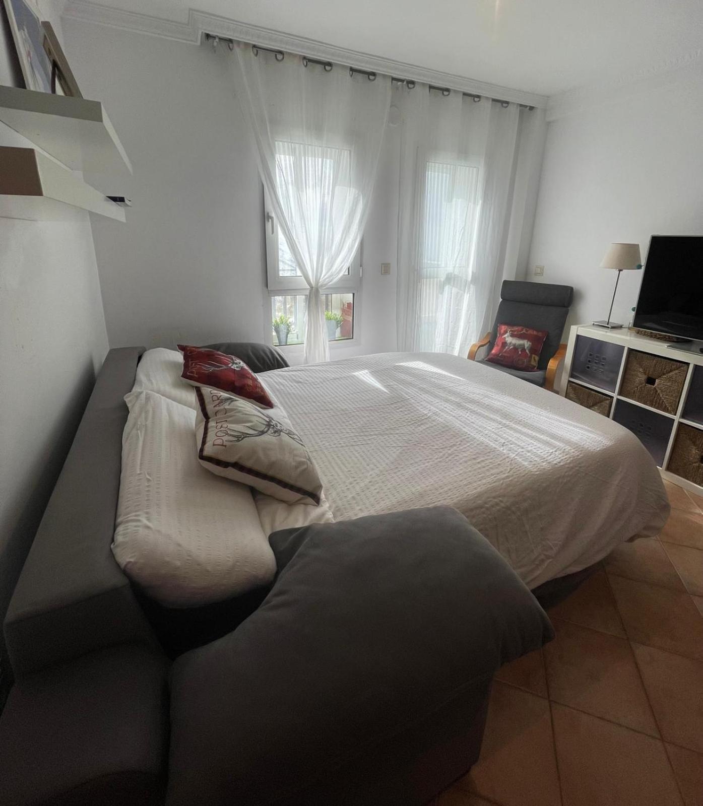 The Snow Con Parking, Wifi Y Terraza